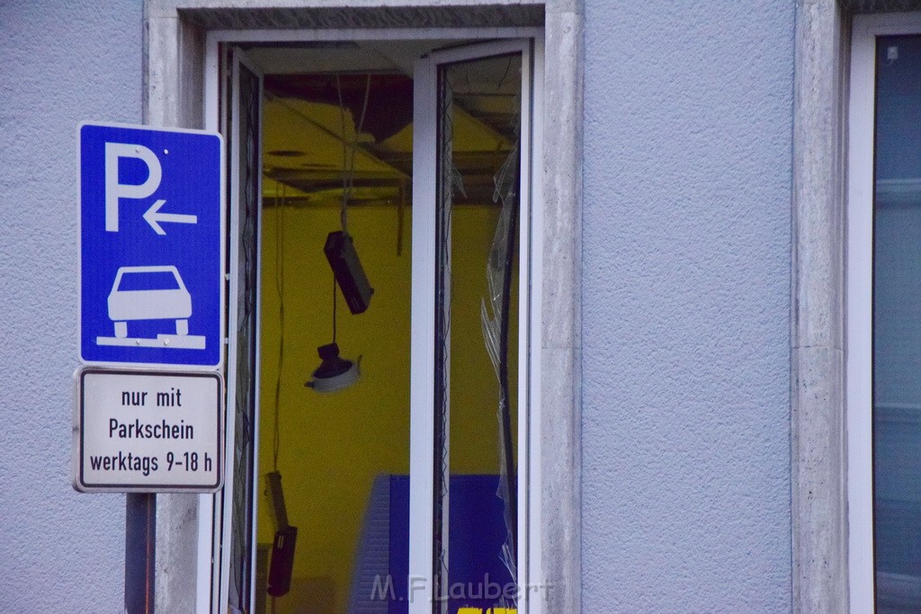 Geldautomat gesprengt Koeln Lindenthal Geibelstr P052.JPG - Miklos Laubert